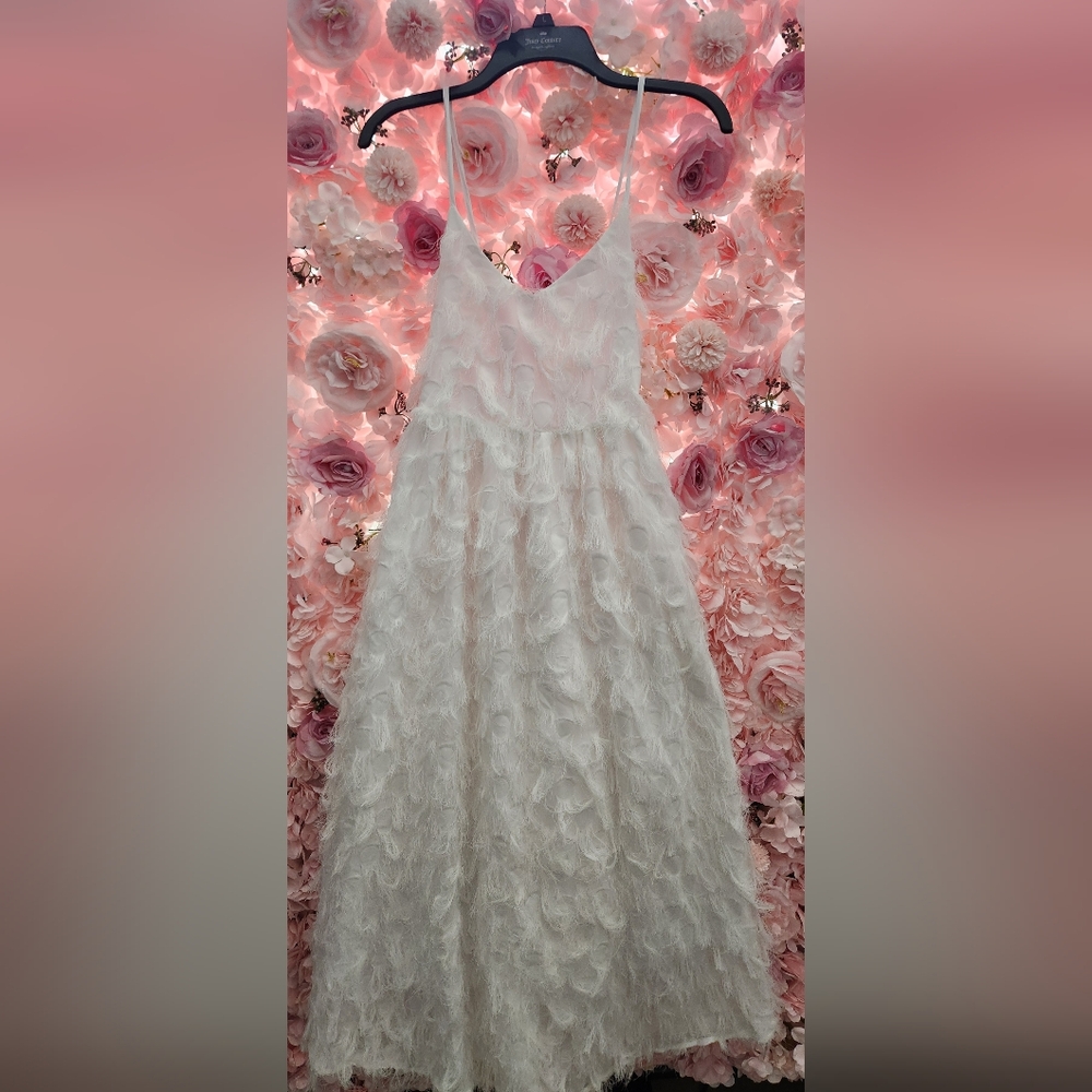 Elegant White Fringe Dress - Picture 1 of 4